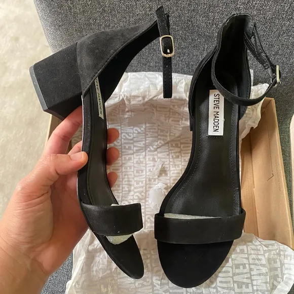 STEVE MADDEN Black Suede Block Heel Sandals
