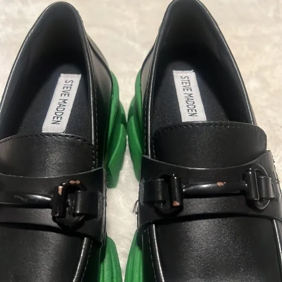 Steve Madden Size 6 Waterproof Bright Green Lug Sole Round Toe Loafers NEW