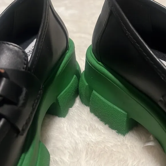 Steve Madden Size 6 Waterproof Bright Green Lug Sole Round Toe Loafers NEW