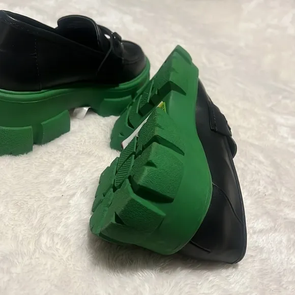 Steve Madden Size 6 Waterproof Bright Green Lug Sole Round Toe Loafers NEW