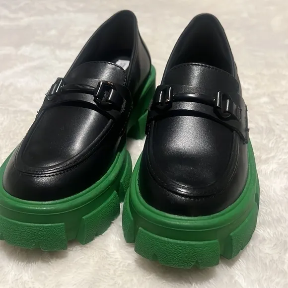 Steve Madden Size 6 Waterproof Bright Green Lug Sole Round Toe Loafers NEW