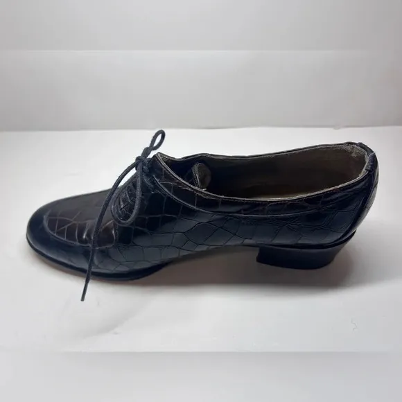 Stuart Weitzman Croc Lace up Loafers