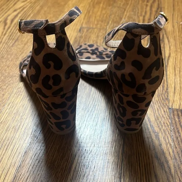Stuart Weitzman NEARLYNUDE LEOPARD-PRINT SUEDE SANDALS IN CAPPUCINO Size 5.5