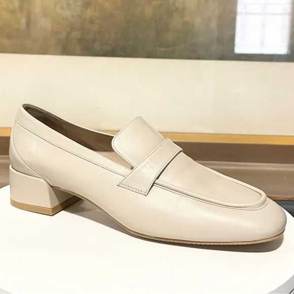 🌹STUART WEITZMAN🌹 Sleek Leather Square-Toe Loafers Size: 7.5B