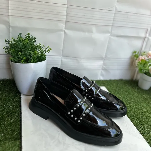 STUART WEITZMANDarcy Simulated Pearl Leather PennyLoafers Black Patent Sz 9.5