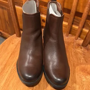 Stunning Clark’s Pull On Boots 🥾