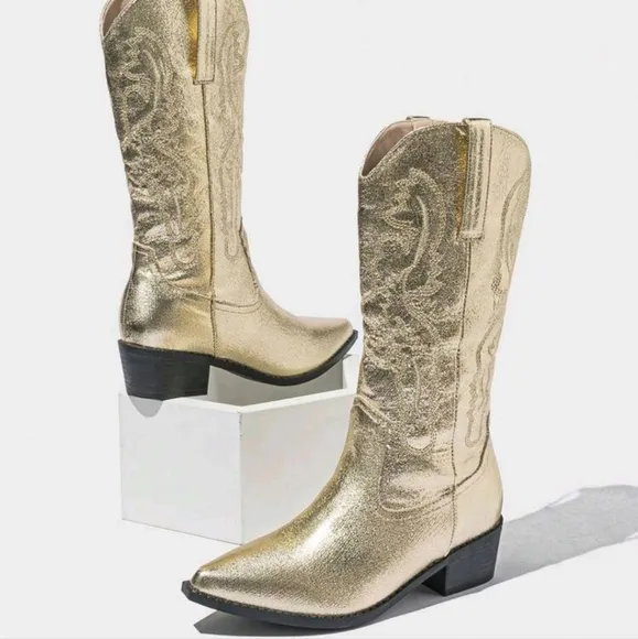 Styleloop Women's Mid-Heel Slip-On Winter Boots, Silver Patent Leather Western