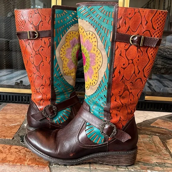Tall boots. L’Artiste size 39. (8 1/2). Brown. Flower. Orange. Buckle. Colorful.