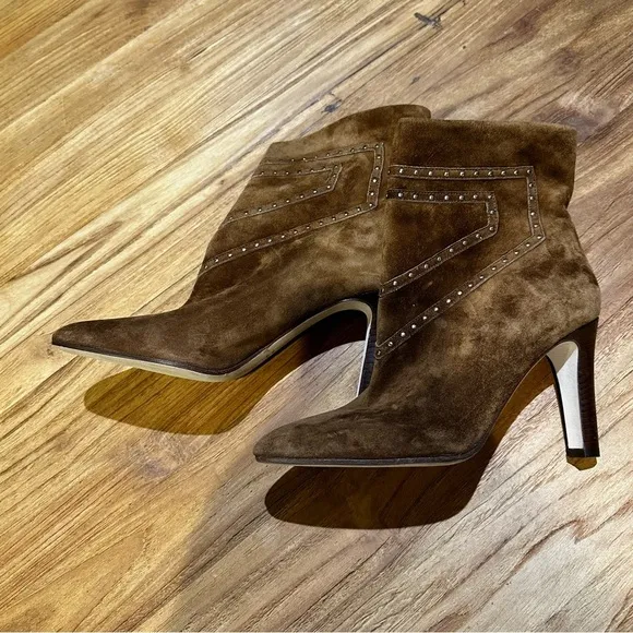 Tamara Mellon Women’s Turning Point Brown Suede Studded Heeled Boots Pull On 6.5