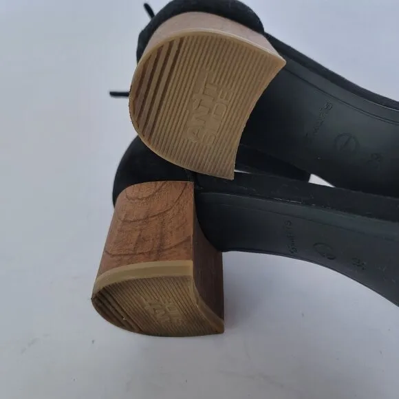 Tamaris Women's Chunky Block Heel Cutout Front Strap Sandals. Size 8.5