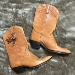 Tan Laredo Cowgirl boots