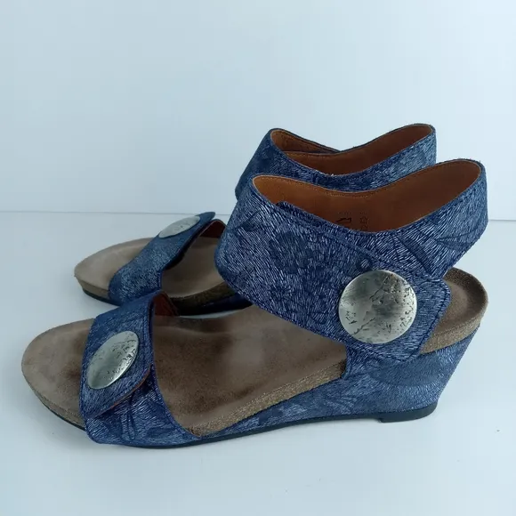 Taos Carousel 2 Sandals Blue Womens 6-6.5 Leather Wedge Ankle Strap Adjustable