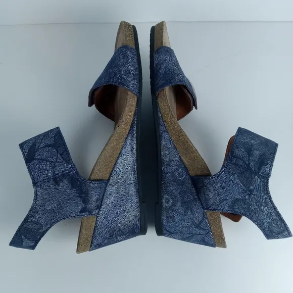 Taos Carousel 2 Sandals Blue Womens 6-6.5 Leather Wedge Ankle Strap Adjustable
