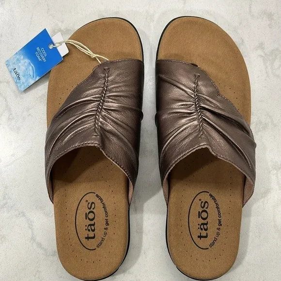 Taos Gift 2 Coco Metallic Size 8 Women’s Sandals Flats Slip On