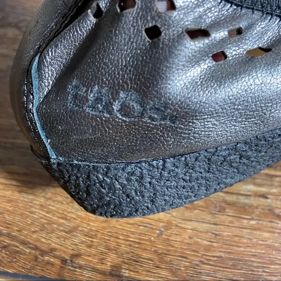 Taos Leather Flats Size 7  7.5