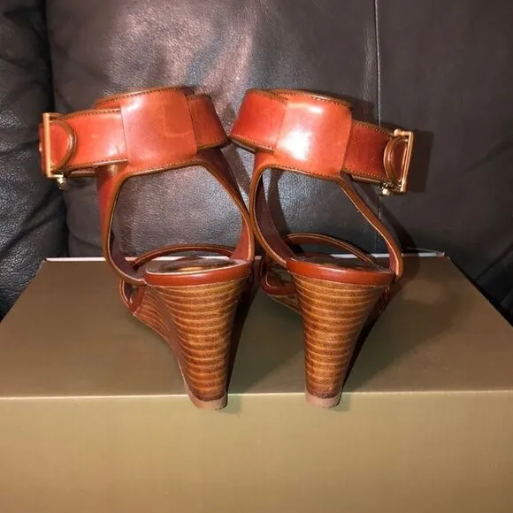 Ted Baker 39 Lernox Camel Brown Trim Stacked Wedge Sandals Gold Tone Hardware