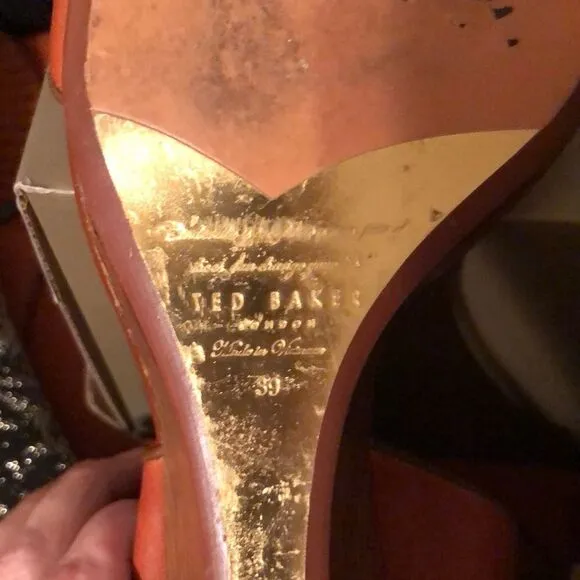 Ted Baker 39 Lernox Camel Brown Trim Stacked Wedge Sandals Gold Tone Hardware