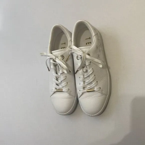 Ted Baker London Adial Floral Embroidered Size 7 Sneakers
