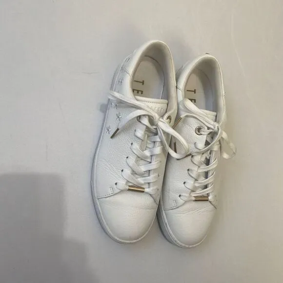 Ted Baker London Adial Floral Embroidered Size 7 Sneakers