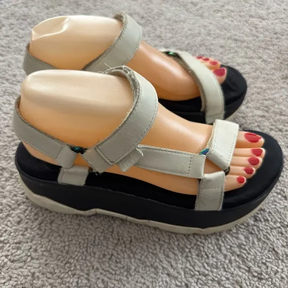 TEVA Leather Platform Sandals Size 8 Zamora Universal Adjustable Open Toe