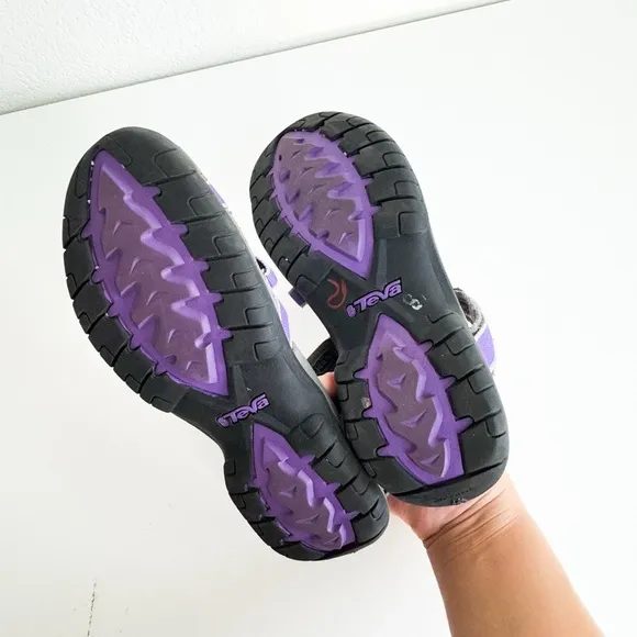 Teva Purple Sandals Womens 7 Verra Crisscross Straps and Adjustable Fastening