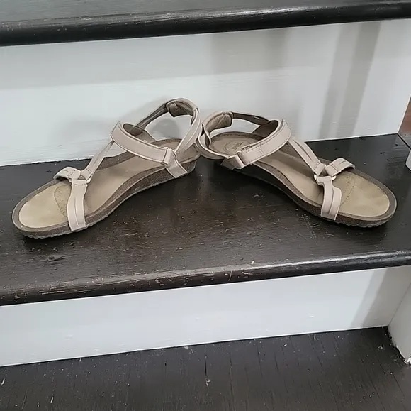 Teva Womens Ysidro Universal 1015121 Beige Leather Comfort Strappy Sandals Sz 11