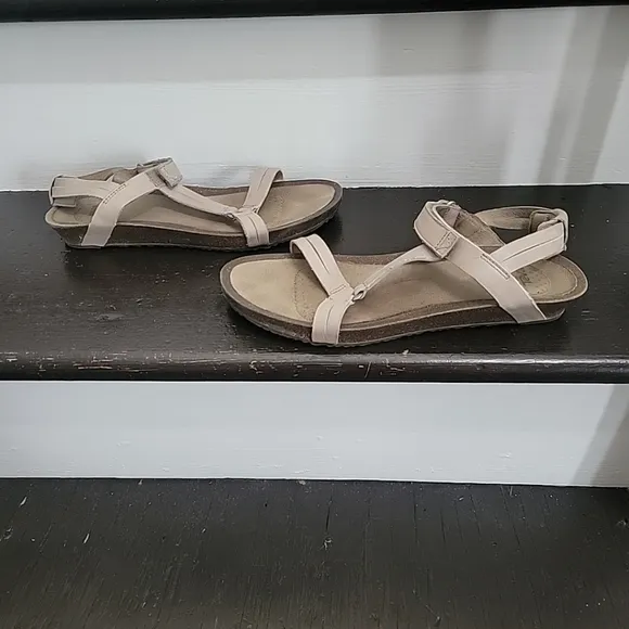 Teva Womens Ysidro Universal 1015121 Beige Leather Comfort Strappy Sandals Sz 11