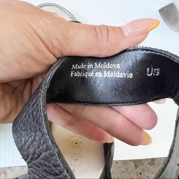 The FLEXX - Black Leather Big Enough Sandals Size 7