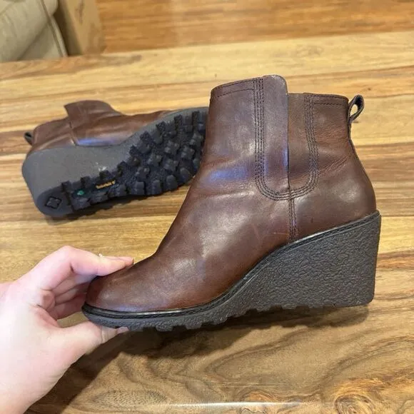 TIMBERLAND AMSTON Women's Chelsea Boots Brown Leather Pull On Size 6.5 Wedge