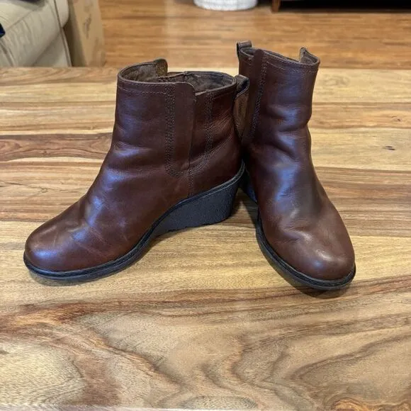 TIMBERLAND AMSTON Women's Chelsea Boots Brown Leather Pull On Size 6.5 Wedge