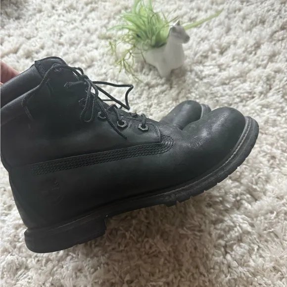 Timberland Black High-Top Boots with Rugged Soles