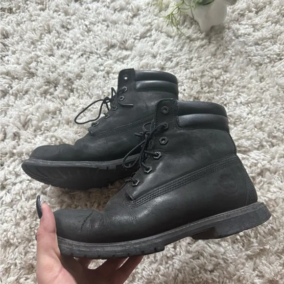 Timberland Black High-Top Boots with Rugged Soles