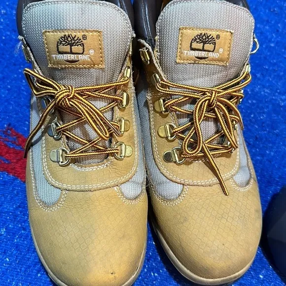 💕Timberland field boots for boys  size 6.5 US