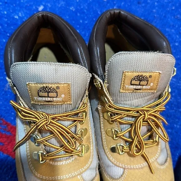 💕Timberland field boots for boys  size 6.5 US