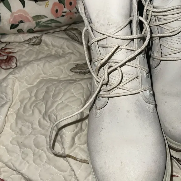 Timberland white boots big girls size 4 white pre loved