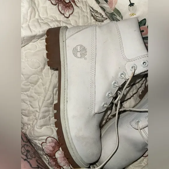 Timberland white boots big girls size 4 white pre loved