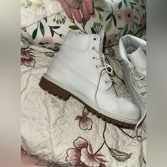 Timberland white boots big girls size 4 white pre loved
