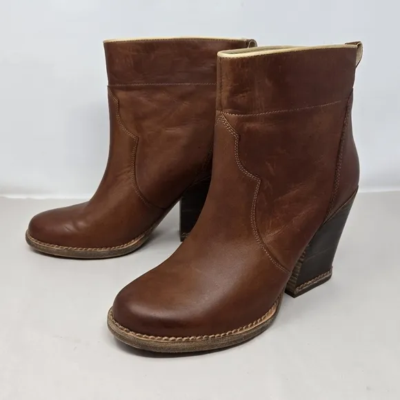 Timberland Womens Bootie Size 10 Marge Short Pull On Carmel Leather Chunk Heels