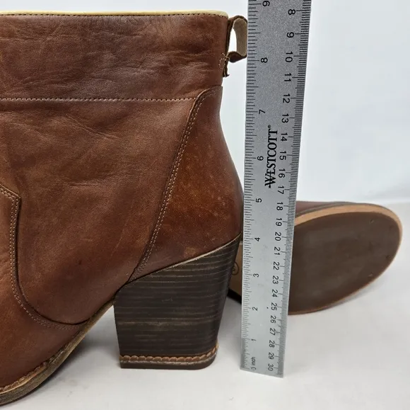 Timberland Womens Bootie Size 10 Marge Short Pull On Carmel Leather Chunk Heels