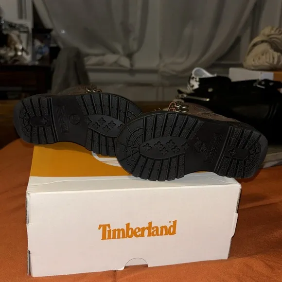 Timberlands Medium brown Nubuck Boots (KIDS, beef and broccoli’s)