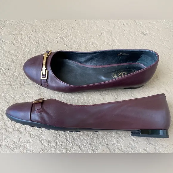 Tod's Leather Ballet Flats Burgundy 37.5/ 7.5 Elegant Slim Pale-gold Hardware