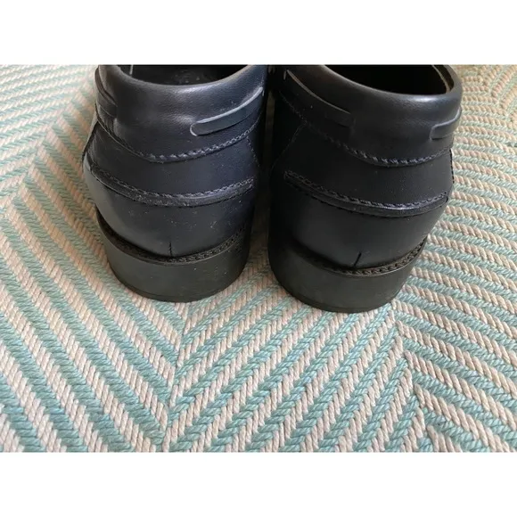 TOD’S Navy Blue Leather Tassel Fringe Loafers