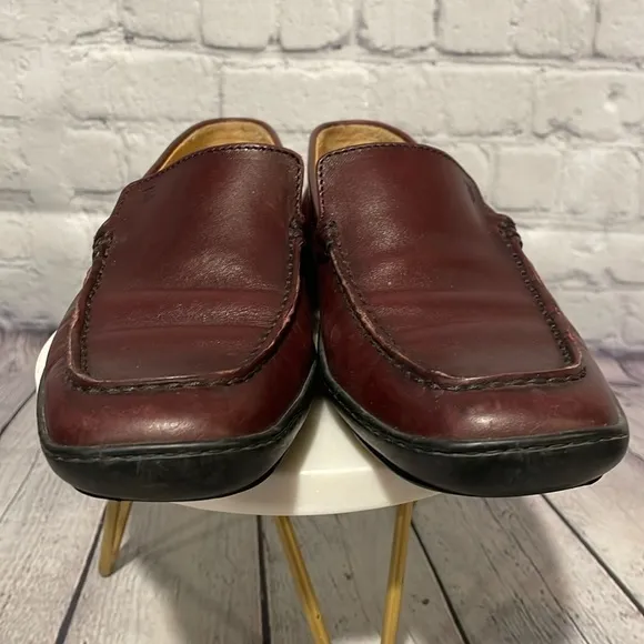 TOD'S Women's Leather burgundy loafers Size 7 1/2