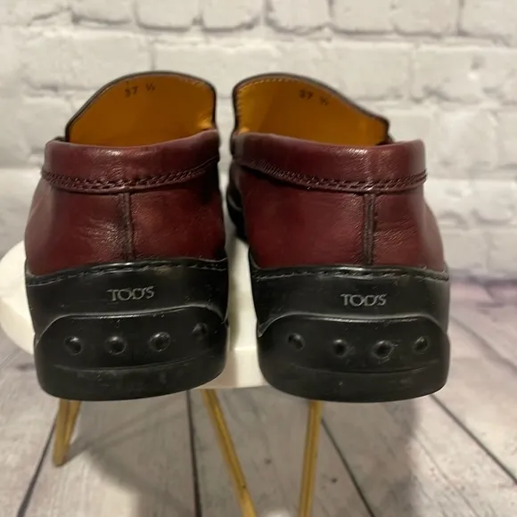 TOD'S Women's Leather burgundy loafers Size 7 1/2