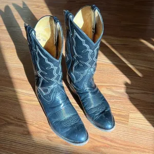 Tony Lama black leather Cowboy Western  boots pull on Vintage