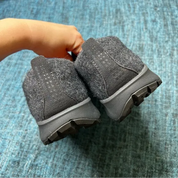 Topo Rekovr 2 Slip On Sneakers Wool Upper with Vibram Sole in Grey Navy Blue
