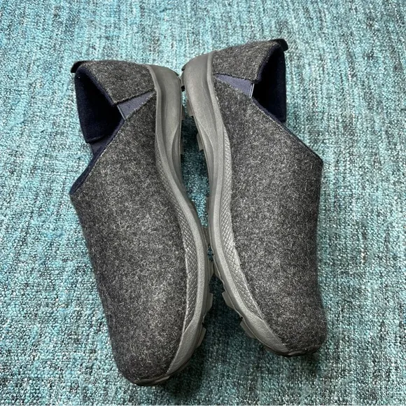 Topo Rekovr 2 Slip On Sneakers Wool Upper with Vibram Sole in Grey Navy Blue