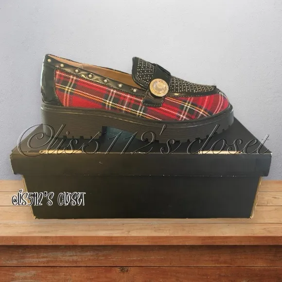 Torrid x Betsey Johnson Red Plaid Buckle Loafers 8WW 8 Wide Width — New!