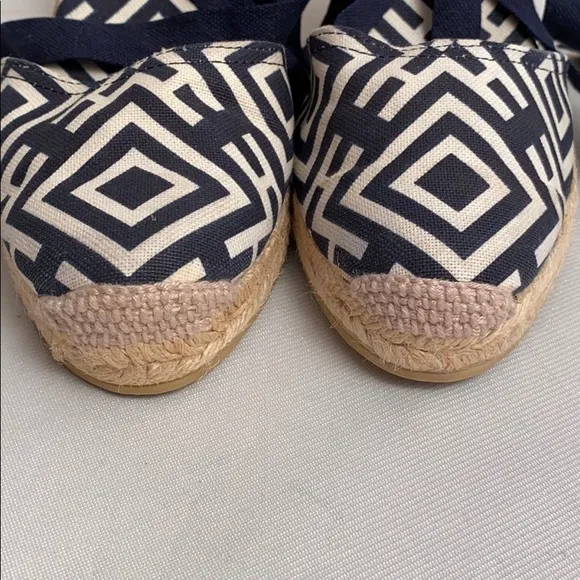 Tory Burch Clubhouse navy and cream geometric espadrilles 39