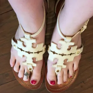 Tory Burch Phoebe Thong Sandals Ivory Size 9